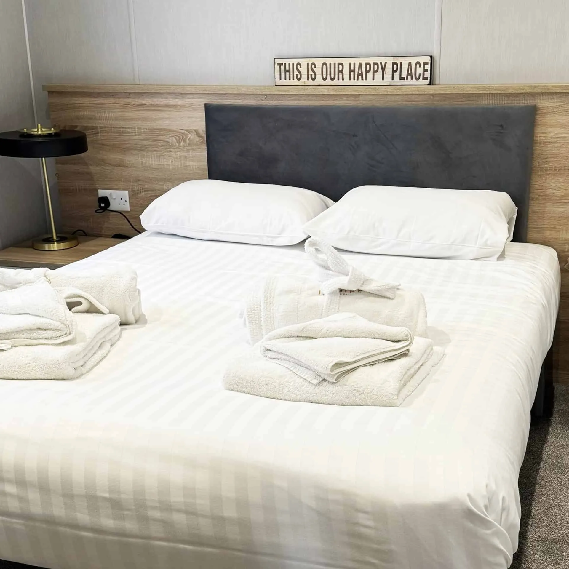 modern bedroom of a Heathergate luxury lodge
